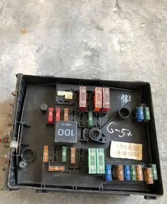 Volkswagen Golf Plus Fuse box set 292539990 17181301 017181301
