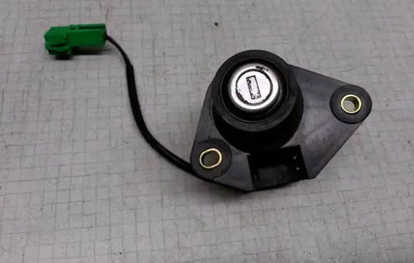 Saab 9-5 Tailgate exterior lock 