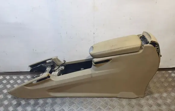 Mercedes-Benz GL X164 Center console A1646801314