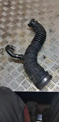 Nissan Note (E11) Turbo air intake inlet pipe/hose 