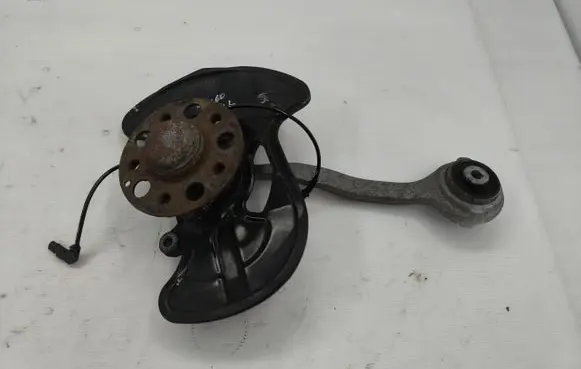 Mercedes-Benz C W204 Front wheel hub spindle knuckle A2044202544