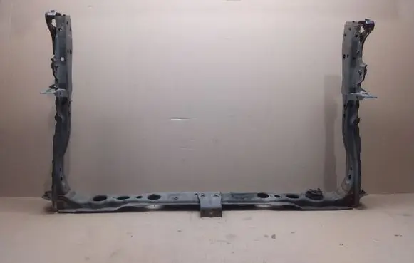 Toyota Avensis T270 Bottom radiator support slam panel 