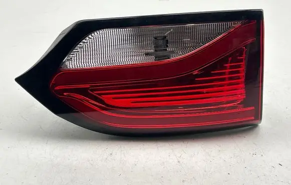 Chrysler Pacifica Tailgate rear/tail lights P68228941AE 120616A