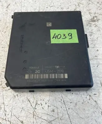 Renault Master III Fuse module 284B67570R 519543F06 2625416434
