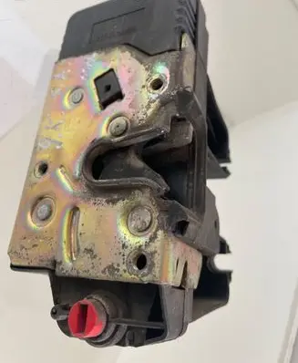 Opel Zafira A Rear door lock 90561155