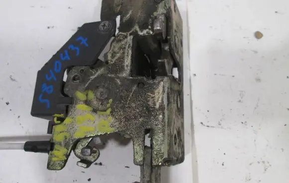 Mercedes-Benz Sprinter W901 W902 W903 W904 Front door lock A9017200135 9017200135 9017201035