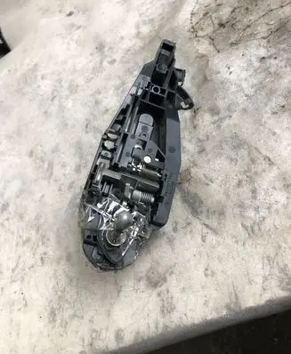 Opel Grandland X Front door exterior handle 9802977380