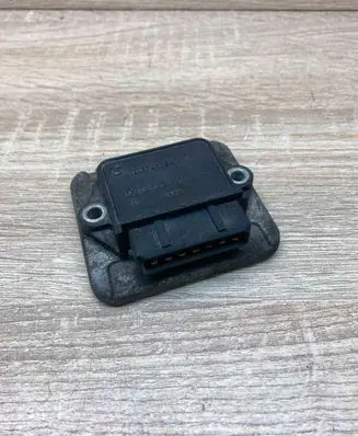 Audi 80 90 B3 Ignition amplifier control unit 191905351B