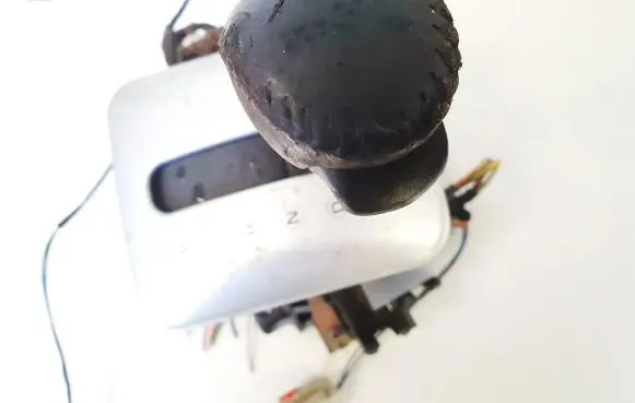 Chrysler Pacifica Gear shifter/selector 04685891ad