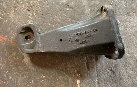 BMW X5 E53 Engine mounting bracket 6161564