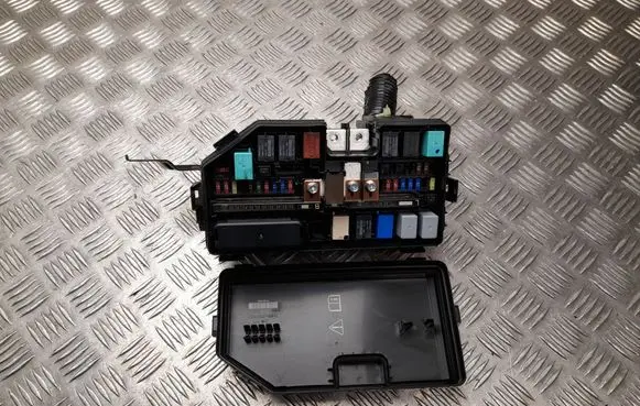 Honda Civic IX Fuse box set TV1E010