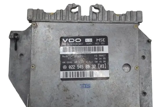 Mercedes-Benz E W210 Engine control unit/module 0225458832 412229018007 M005562D02016