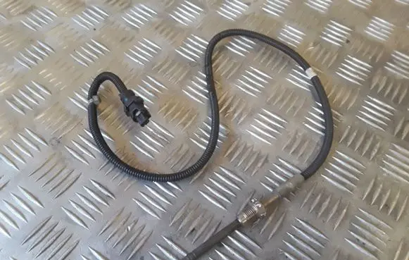 Mercedes-Benz Sprinter W906 Exhaust gas temperature sensor A0009050132
