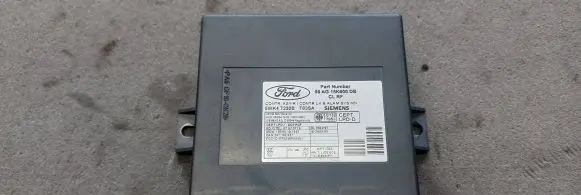 Ford Focus Comfort/convenience module 98AG15K600DB 5WK47230B