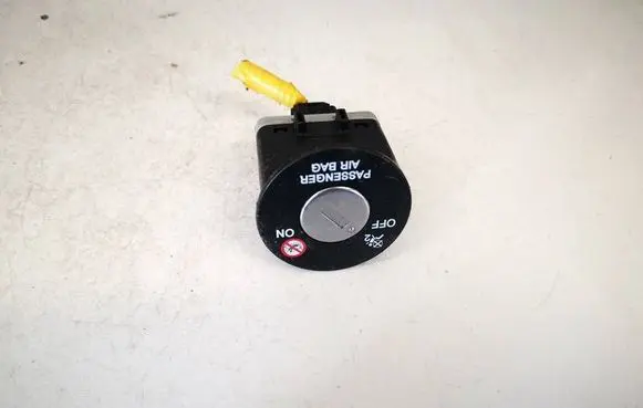 KIA Optima Passenger airbag on/off switch 