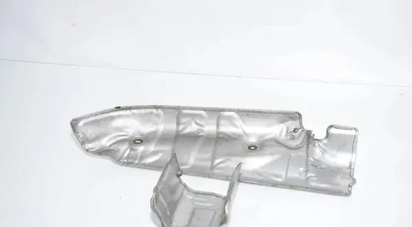 BMW 5 GT F07 Heat shield in engine bay 7801645 7801644 11627801645