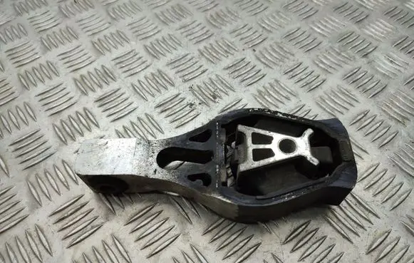 Peugeot 308 Engine mount bracket