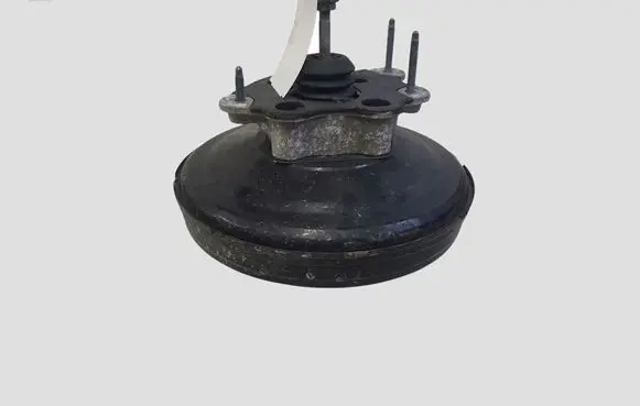 Nissan Juke I F15 Brake booster