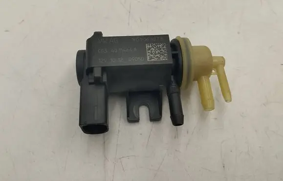 Volkswagen PASSAT B7 Turbo solenoid valve 1K0906627B 4011464A 09050