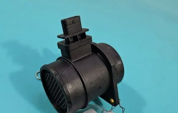 Hyundai i30 Mass air flow meter 9021050002 IMPRK1563127