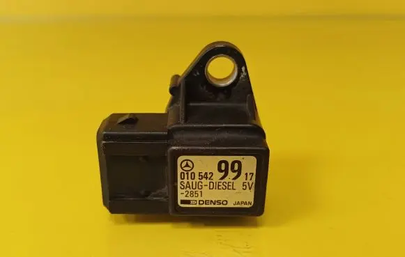 Mercedes-Benz E W210 Air pressure sensor 0105429917