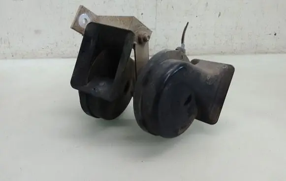 Audi A8 S8 D2 4D Horn signal 0092018