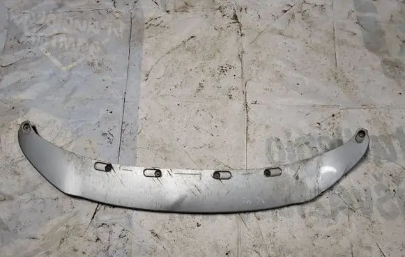 Volvo XC70 Front bumper lip 