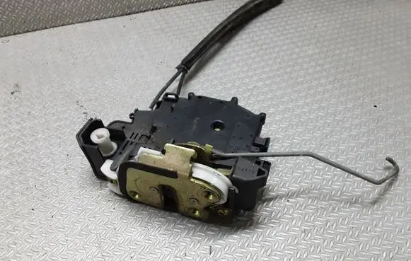 Mitsubishi Colt CZ3 Front door lock 