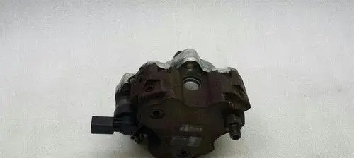 BMW 5 E60 E61 Mechanical fuel pump 7798333