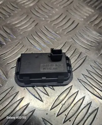 Mercedes-Benz E W212 Tailgate/trunk/boot open switch 2128210651 31020305
