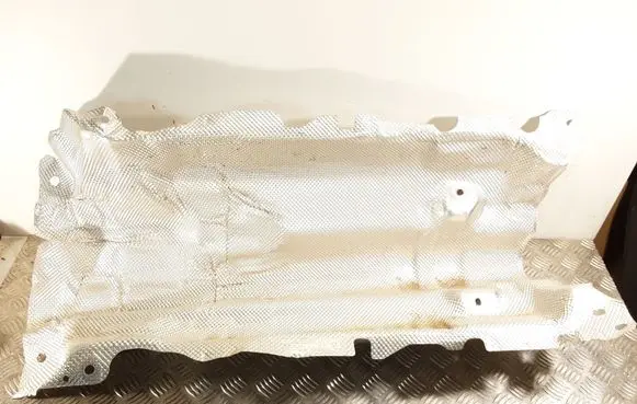 Volvo XC40 Exhaust heat shield 32260445