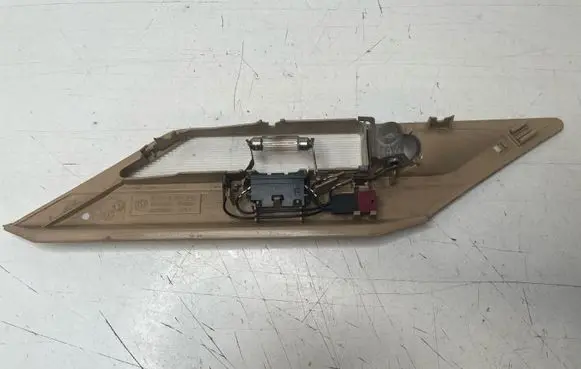 BMW 7 E38 Front seat light 63318368844