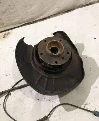 BMW 7 E38 Rear wheel hub spindle/knuckle 