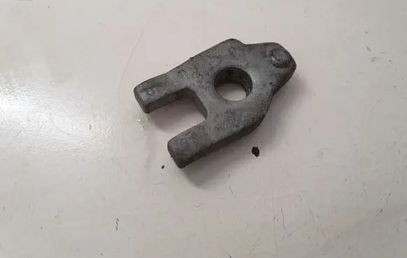 Opel Vivaro Fuel Injector clamp holder 