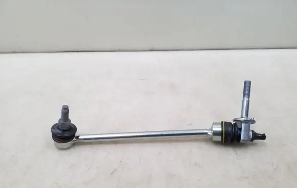 Mercedes-Benz GLC C253 Front anti-roll bar/stabilizer link A2533230117