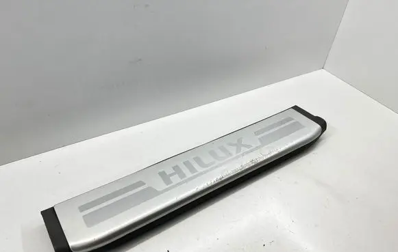 Toyota Hilux (AN10, AN20, AN30) Front sill trim cover 679130K020