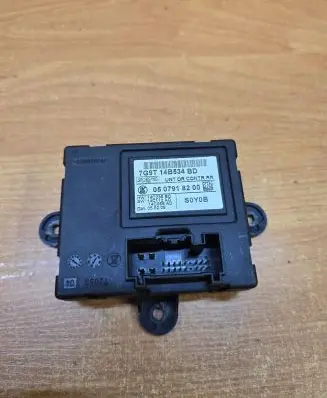 Volvo V70 Door control unit/module 7G9T14B534BD 0507918200