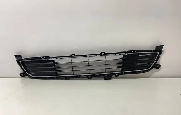 Mitsubishi Outlander Front bumper lower grill 6402A343