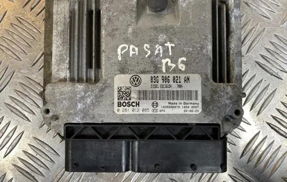 Volkswagen PASSAT B6 Engine control unit/module 03G906021AN 1039S08879 0281012085