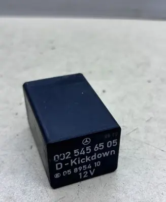 Mercedes-Benz E W124 Other relay 05895410 0025456505