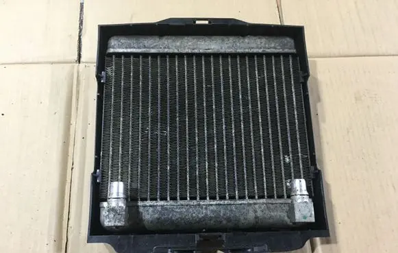BMW 5 GT F07 Engine oil radiator 7570103