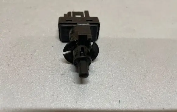 Mercedes-Benz C W204 Brake pedal sensor switch 0045452114