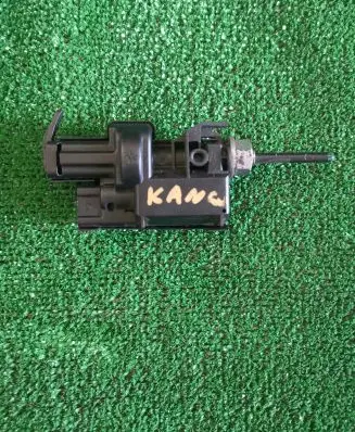 Fuel tank cap lock
