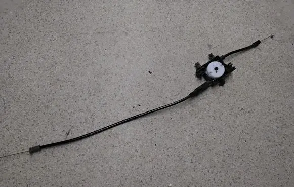 Engine bonnet/hood lock release cable