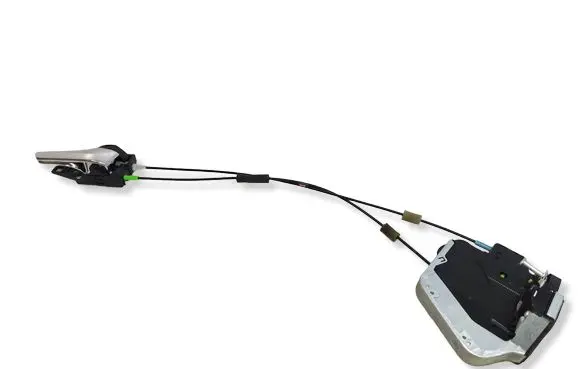 Toyota RAV 4 (XA40) Rear door lock A046693 6G1415