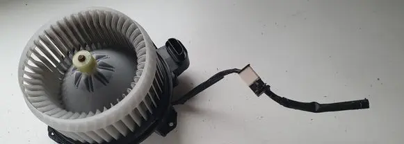 Toyota RAV 4 (XA40) Heater fan/blower