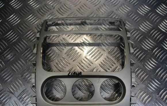Suzuki Liana Panel trim