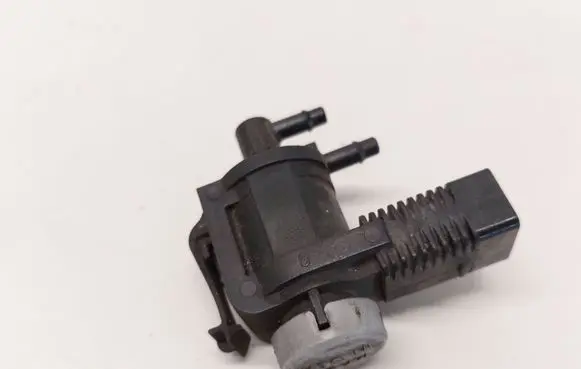 Audi A5 Sportback 8TA Turbo solenoid valve 1K0906283A