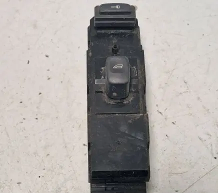 Volvo V70 Electric window control switch 8682837 01W41E MP41SD00063