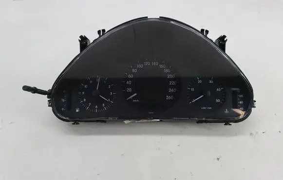 Speedometer (instrument cluster)